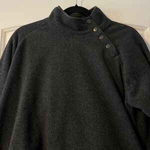 Colosseum Fleece Top